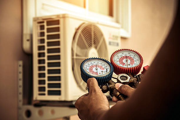 Professional Hvac technician working in Austell, GA
